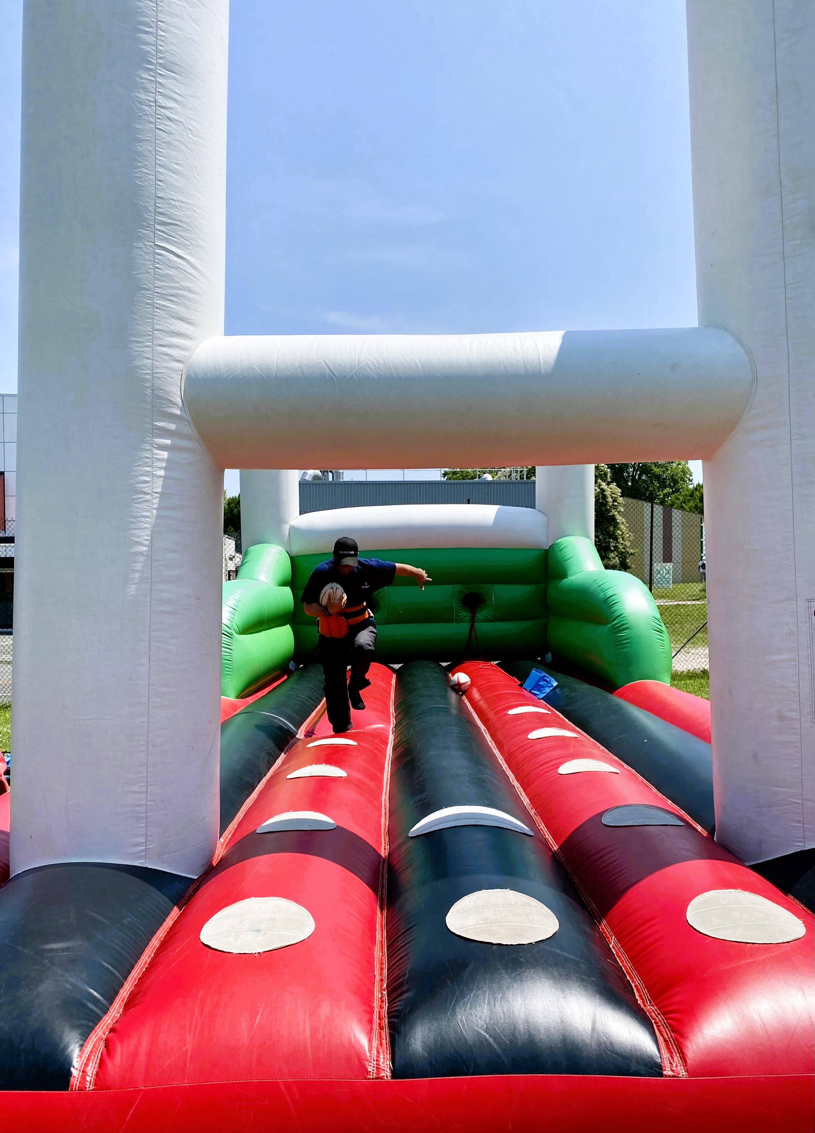 structure gonflable, tirer un ballon de rugby